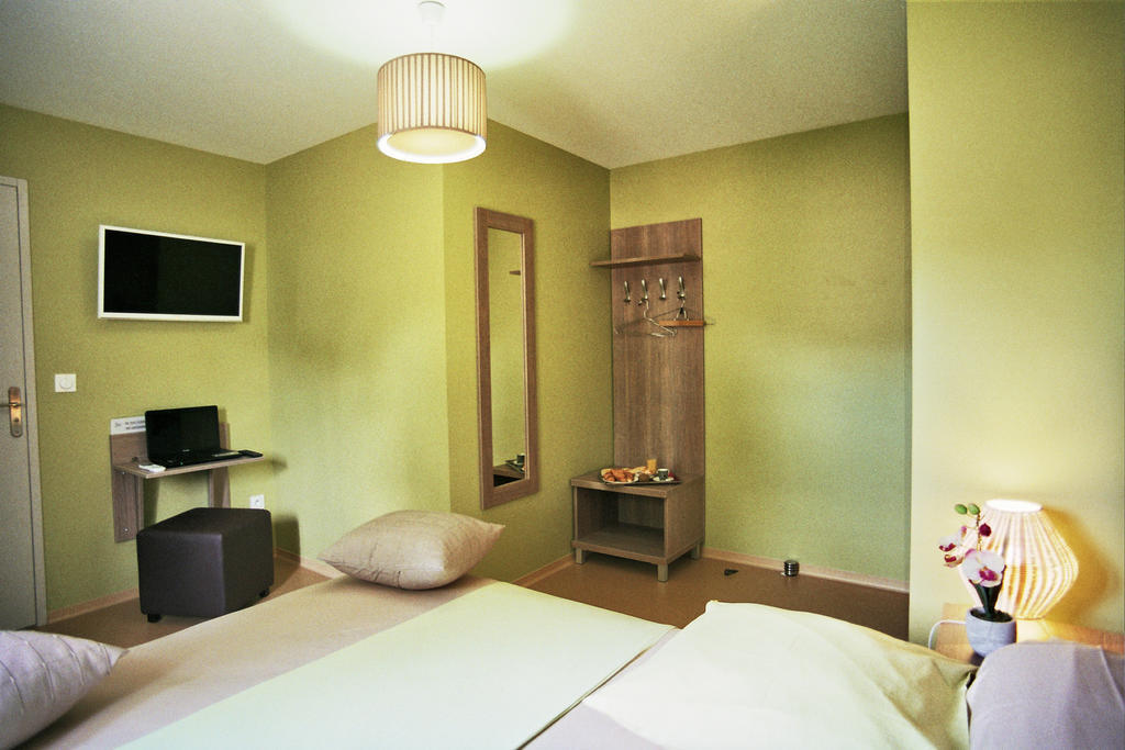 Hotel L'Anvia Bollène Habitación foto